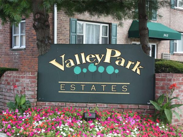 955 Fenwood Drive , Unit 2, Valley Stream, NY 11580