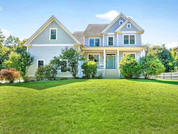 10 Dudley Rd, Bedford, MA 01730