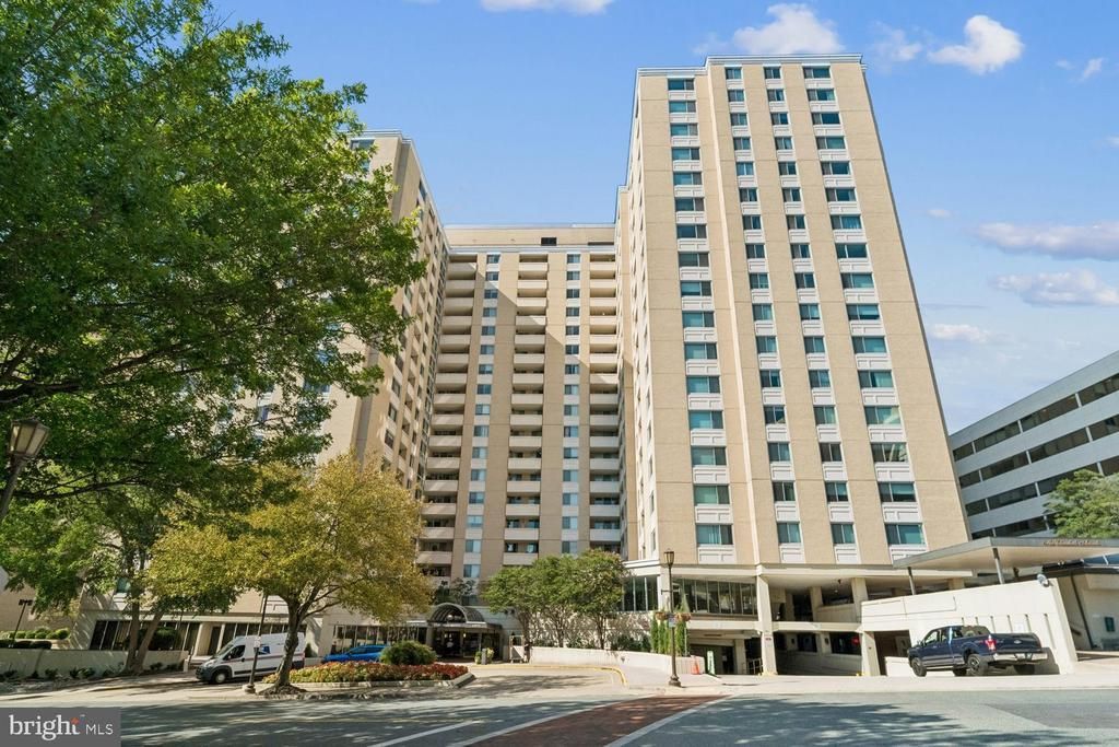 4601 N PARK AVENUE , CHEVY CHASE, MD 20815