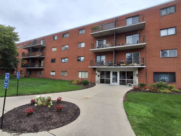 2927 Westbrook B-403 Drive, Fort Wayne, IN 46805