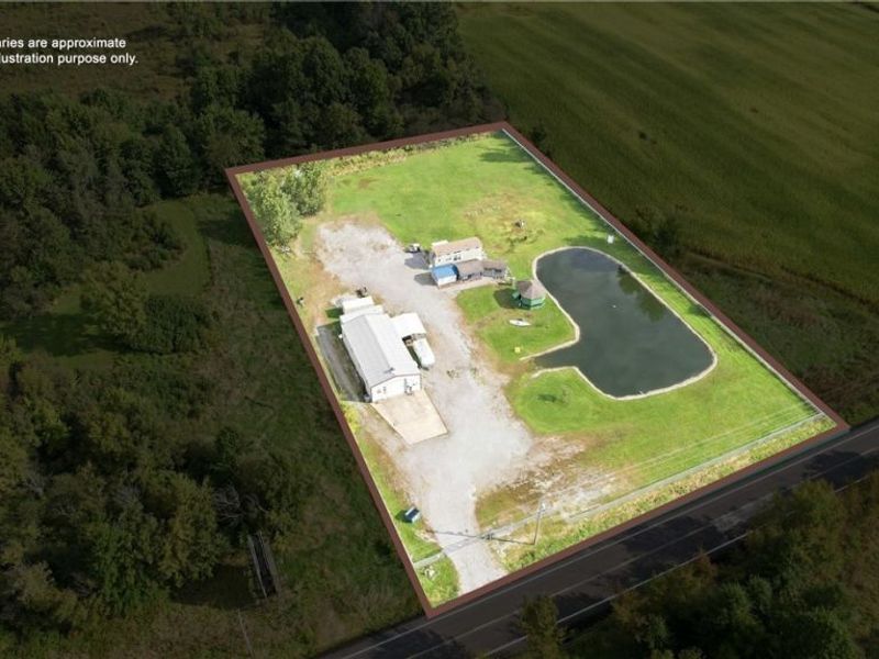 16428 W Akron Canfield Road, Youngstown, OH 44401 Photo 2