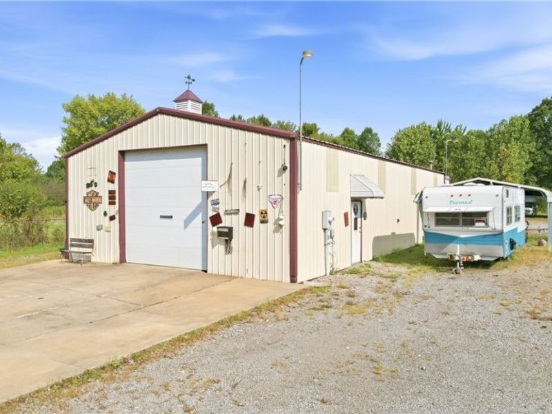 16428 W Akron Canfield Road, Youngstown, OH 44401 Photo 6