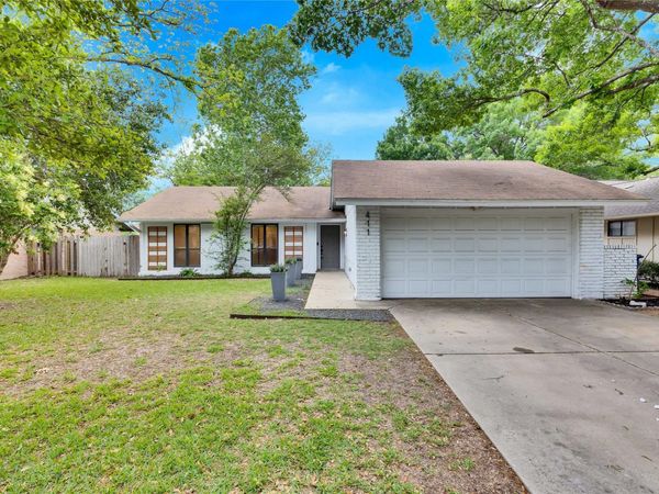 411 Chihuahua TRL, Austin, TX 78745