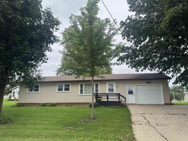 148 Lake Shore Drive, Nashua, IA 50658