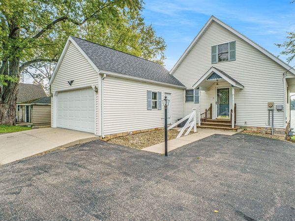 10139 Lucas Road, Three Rivers, MI 49093