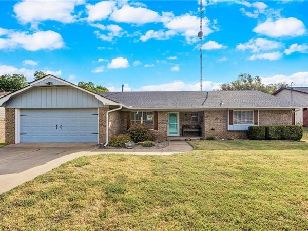 143 Orchard Drive, Chickasha, OK 73018