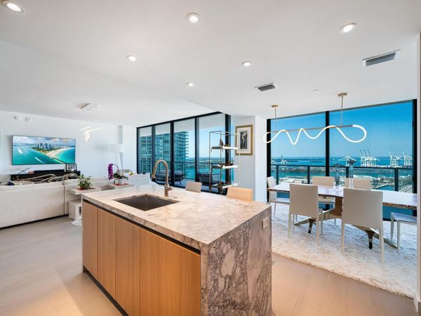 Miami Beach, FL 33139