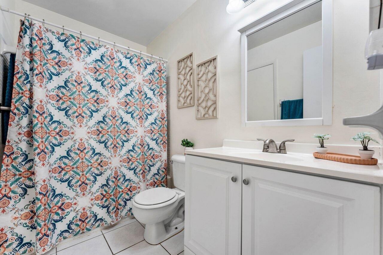 1005 Siesta Avenue, Boynton Beach, FL 33426 Photo