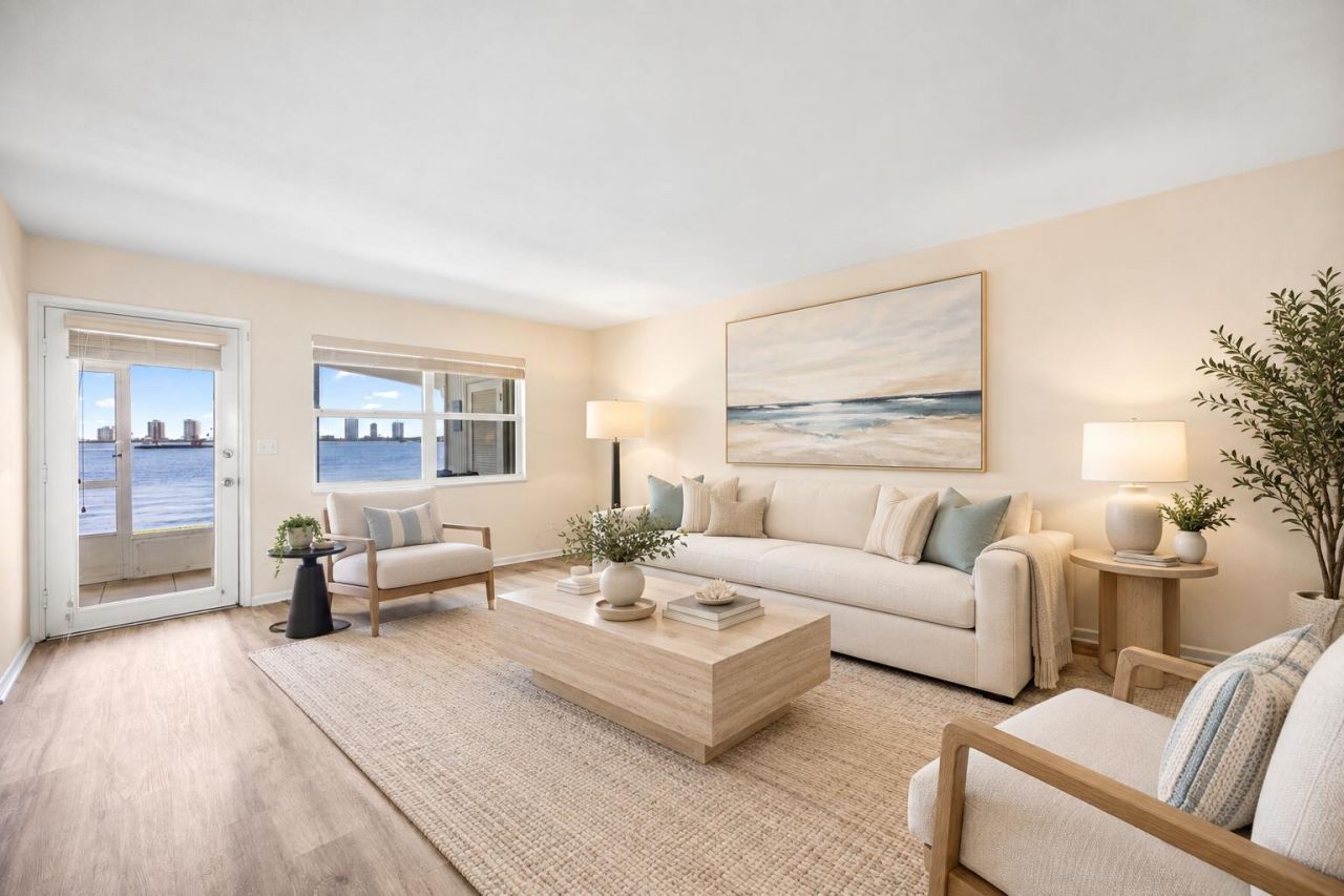 100 Shore Court, Unit 104, North Palm Beach, FL 33408 Photo