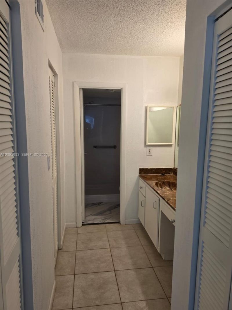 5961 N Falls Cir Dr , Unit 109, Lauderhill, FL 33319 Photo