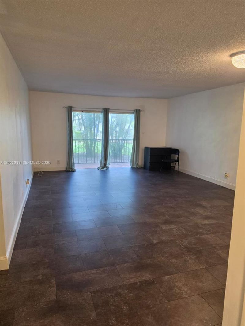 5961 N Falls Cir Dr , Unit 109, Lauderhill, FL 33319 Photo