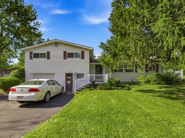 93 Maynard Ave, Crestline, OH 44827