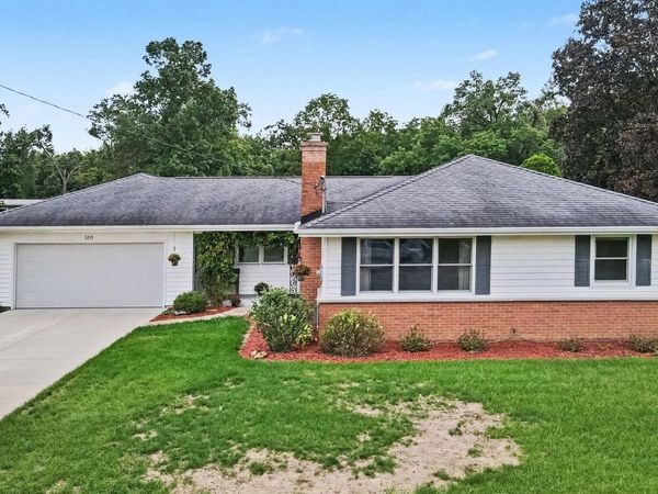 5215 Grosse Pointe Street, Portage, MI 49024