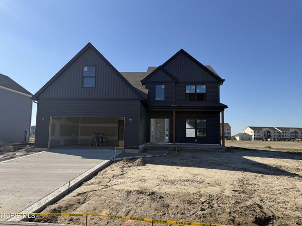 1422 Thomas Lane, Waterville, OH 43566