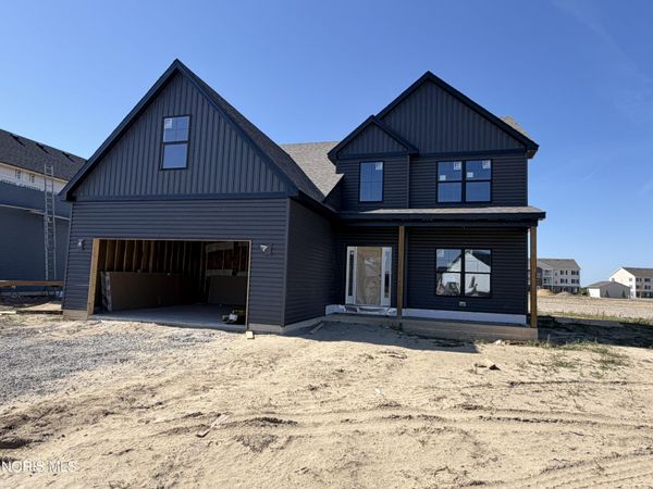 1422 Thomas Lane, Waterville, OH 43566