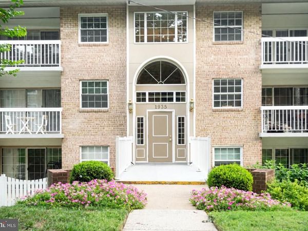 1935 WILSON LANE, Unit T3, MCLEAN, VA 22102