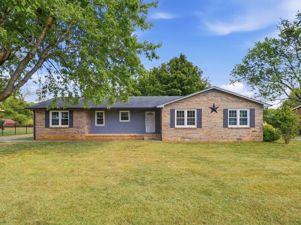 906 Mead Dr , Shelbyville, TN 37160