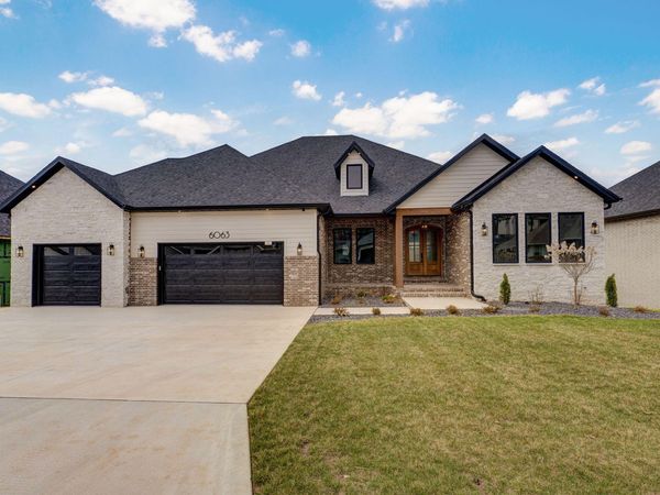 6063 S Dollison Avenue , Springfield, MO 65810