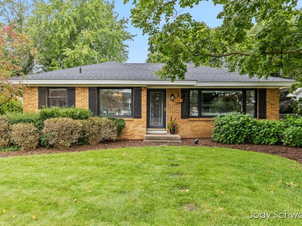 3973 41st Street SW, Grandville, MI 49418