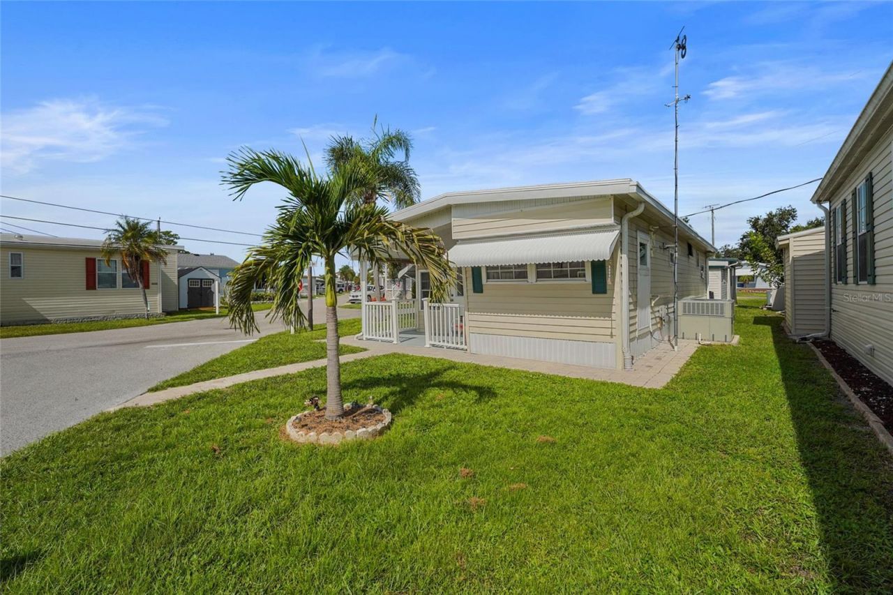 2055 Champion Street, Sarasota, FL 34231 Photo