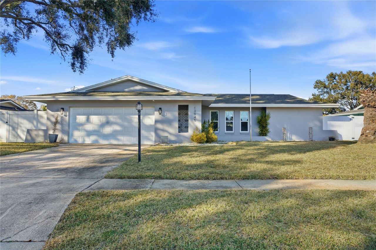 13945 106th Avenue , Largo, FL 33774 Photo