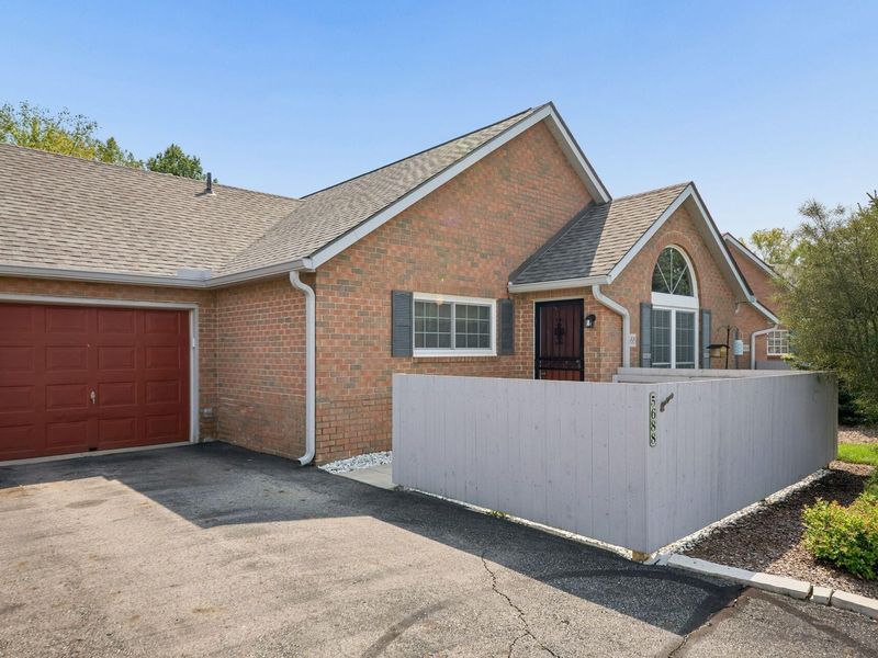 5688 Blendon Valley Drive, Columbus, OH 43230 Photo 4