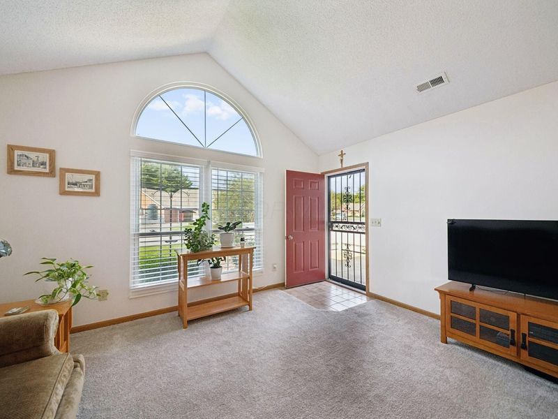5688 Blendon Valley Drive, Columbus, OH 43230 Photo 8
