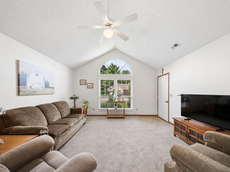 5688 Blendon Valley Drive, Columbus, OH 43230 Photo 9