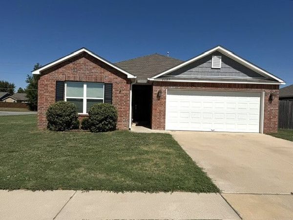 8607 E 161st Place S, Bixby, OK 74008