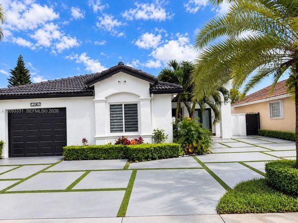 12967 NW 7th Ln , Miami, FL 33182