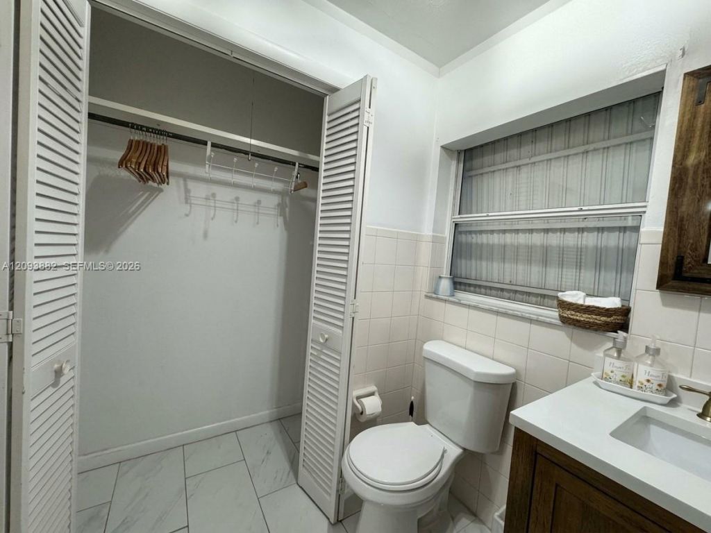1684 NE Hilltop St, Jensen Beach, FL 34957 Photo