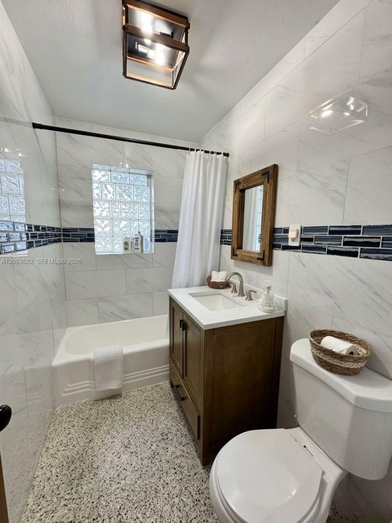 1684 NE Hilltop St, Jensen Beach, FL 34957 Photo