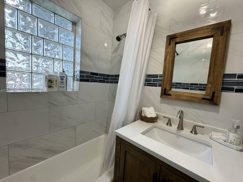 1684 NE Hilltop St, Jensen Beach, FL 34957 Photo