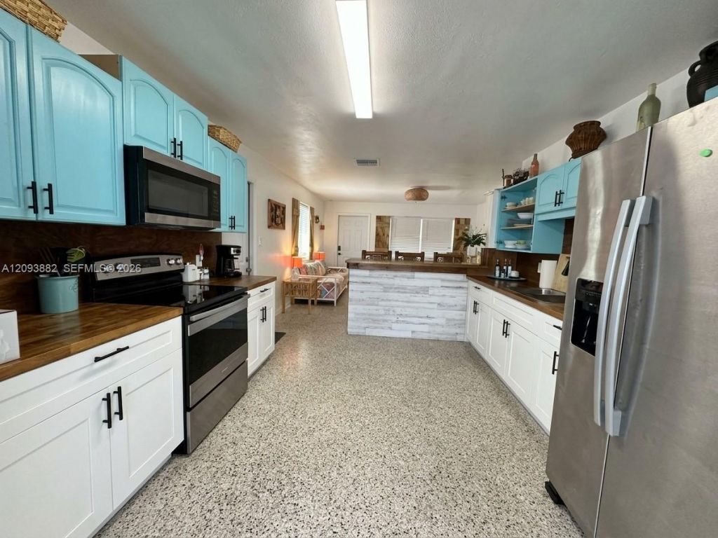 1684 NE Hilltop St, Jensen Beach, FL 34957 Photo