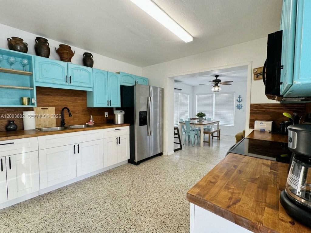 1684 NE Hilltop St, Jensen Beach, FL 34957 Photo