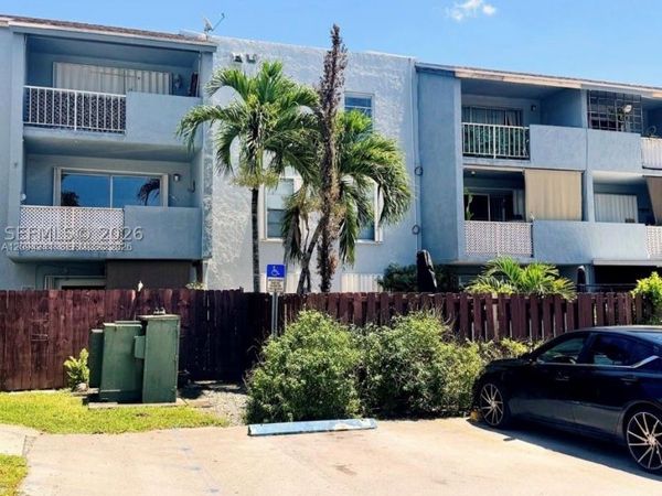 1725 W 60th St , Unit F202, Hialeah, FL 33012