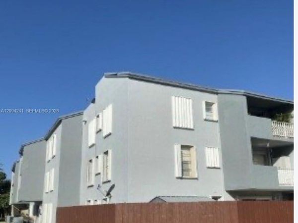 1725 W 60th St , Unit F202, Hialeah, FL 33012