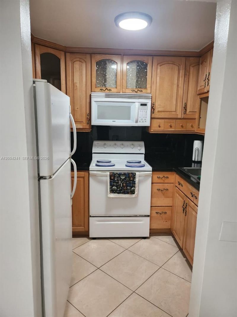 1725 W 60th St , Unit F202, Hialeah, FL 33012 Photo
