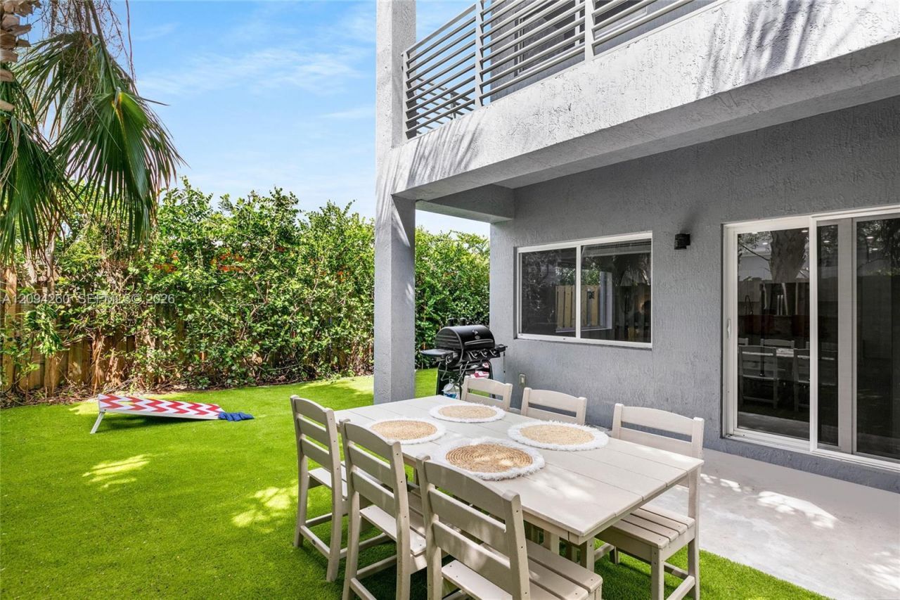 1123 NE 23rd Ter, Pompano Beach, FL 33062 Photo