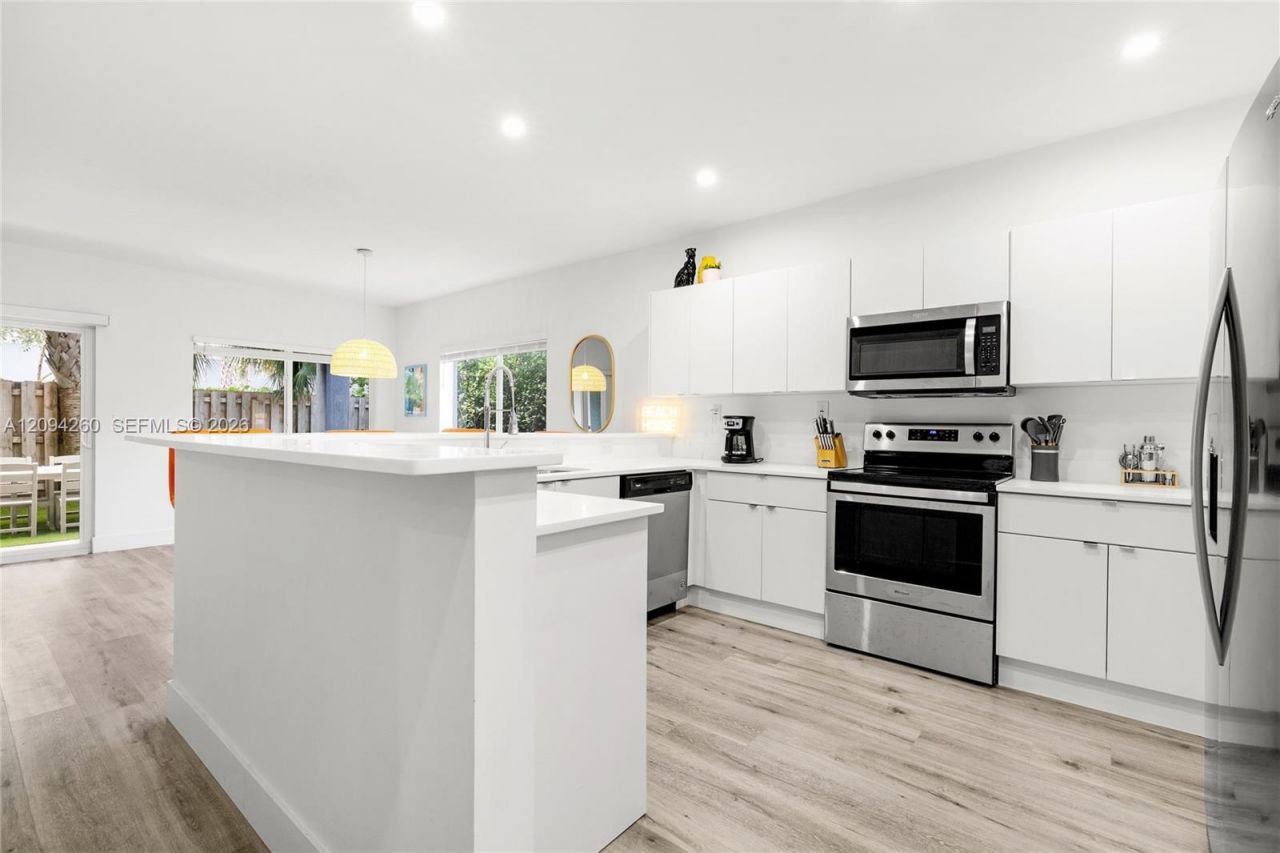 1123 NE 23rd Ter, Pompano Beach, FL 33062 Photo