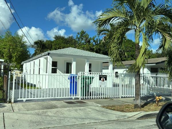 81 NW 44th St, Unit 2, Miami, FL 33127