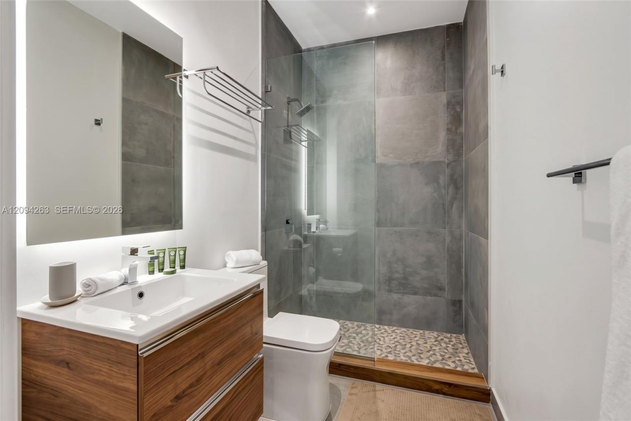229 SW 9th St , Unit 505, Miami, FL 33130 Photo