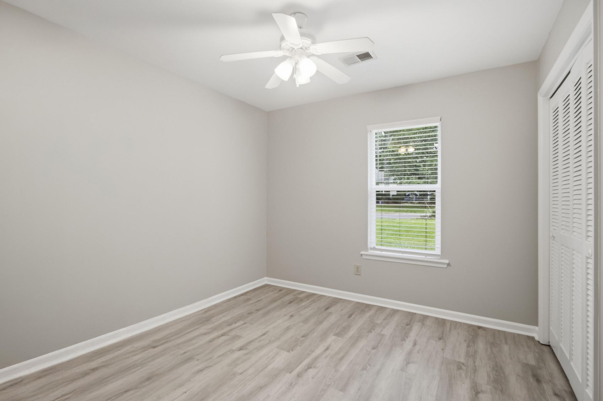 1660 Babington Way Photo 34