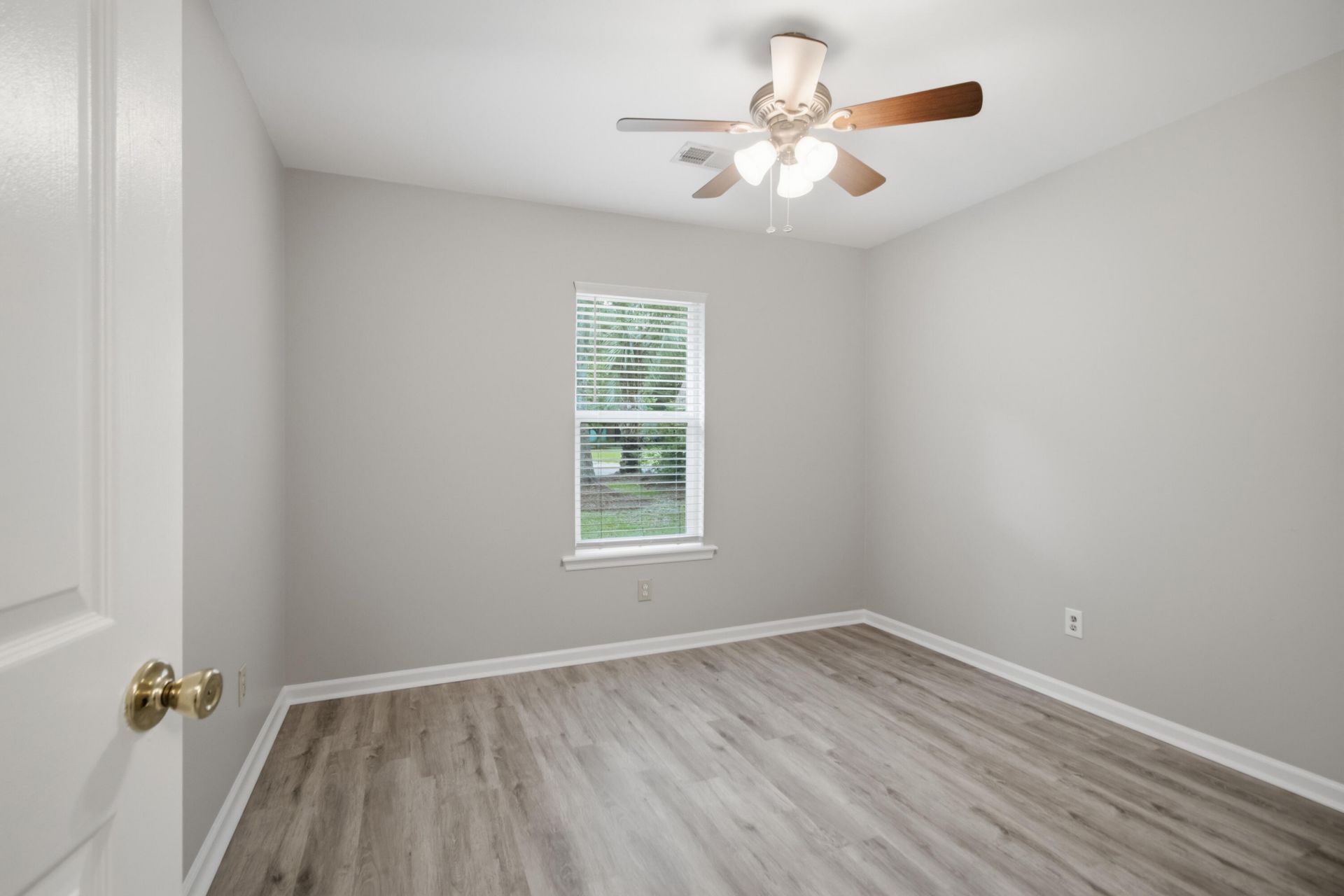 1660 Babington Way Photo 35