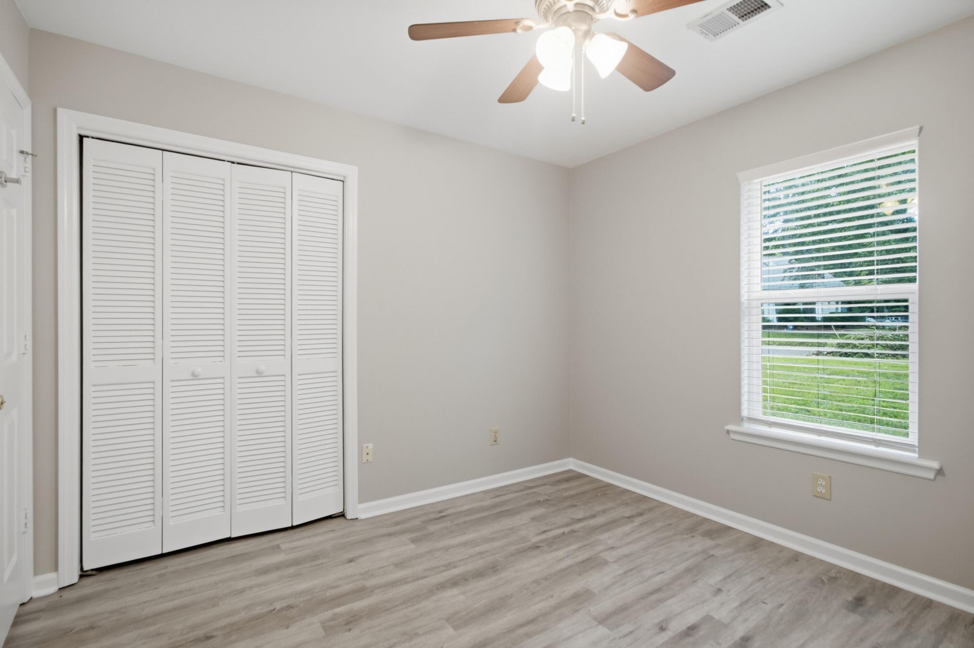 1660 Babington Way Photo 36