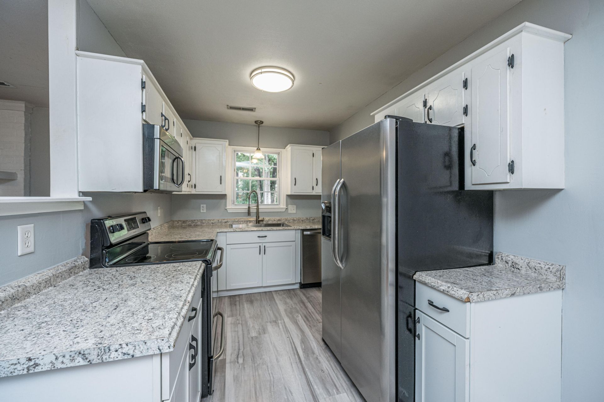 443 Robin Drive Photo 16