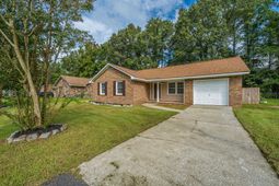 443 Robin Drive photo 4