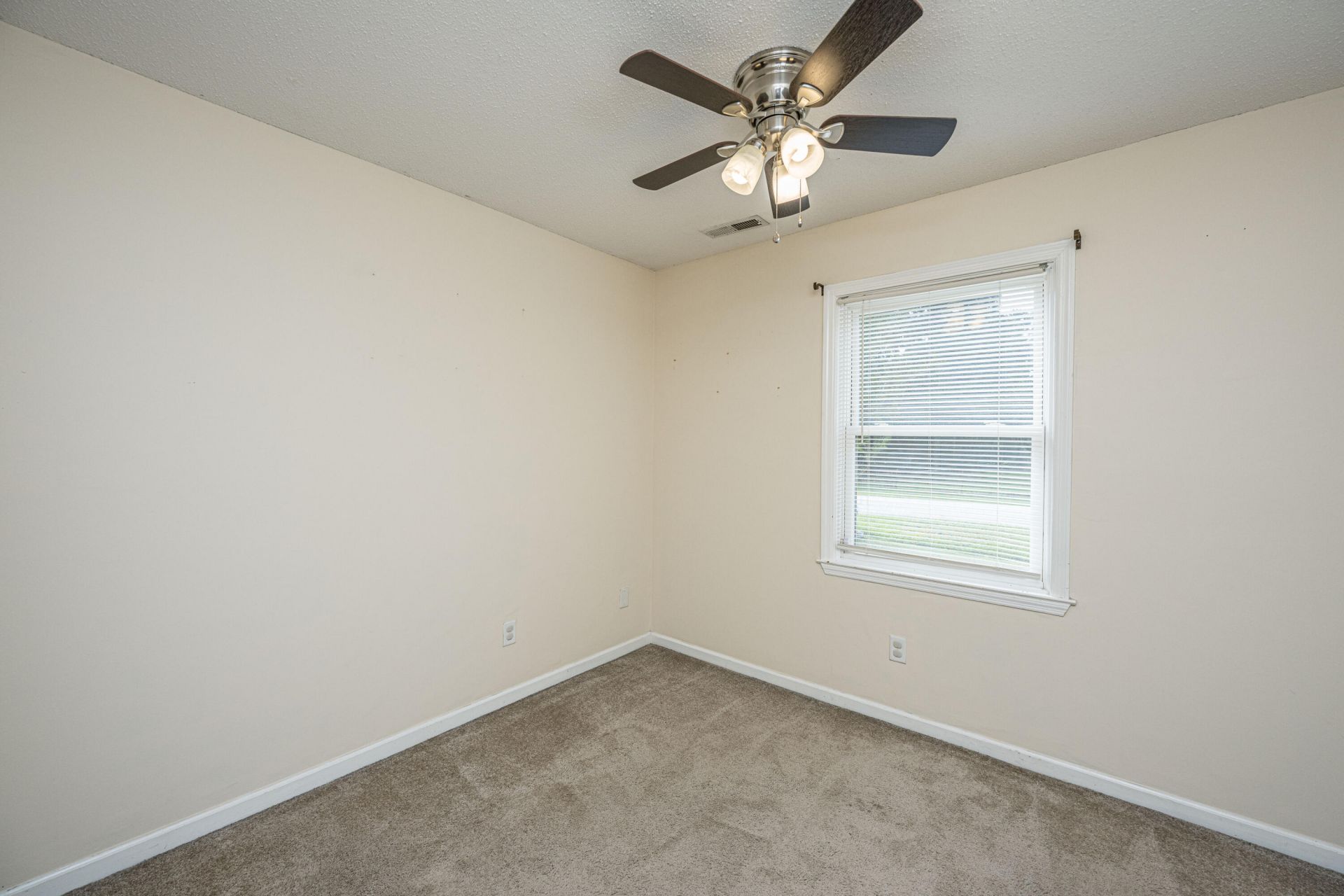 443 Robin Drive Photo 26