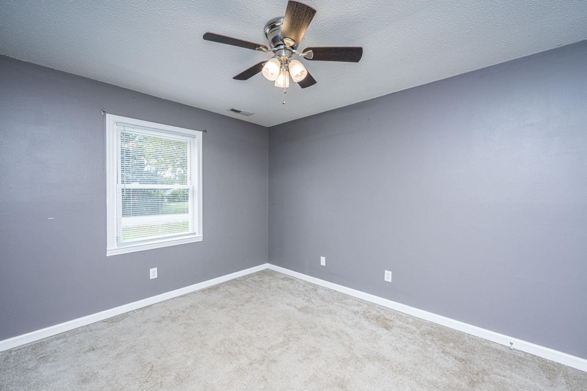 443 Robin Drive Photo 32