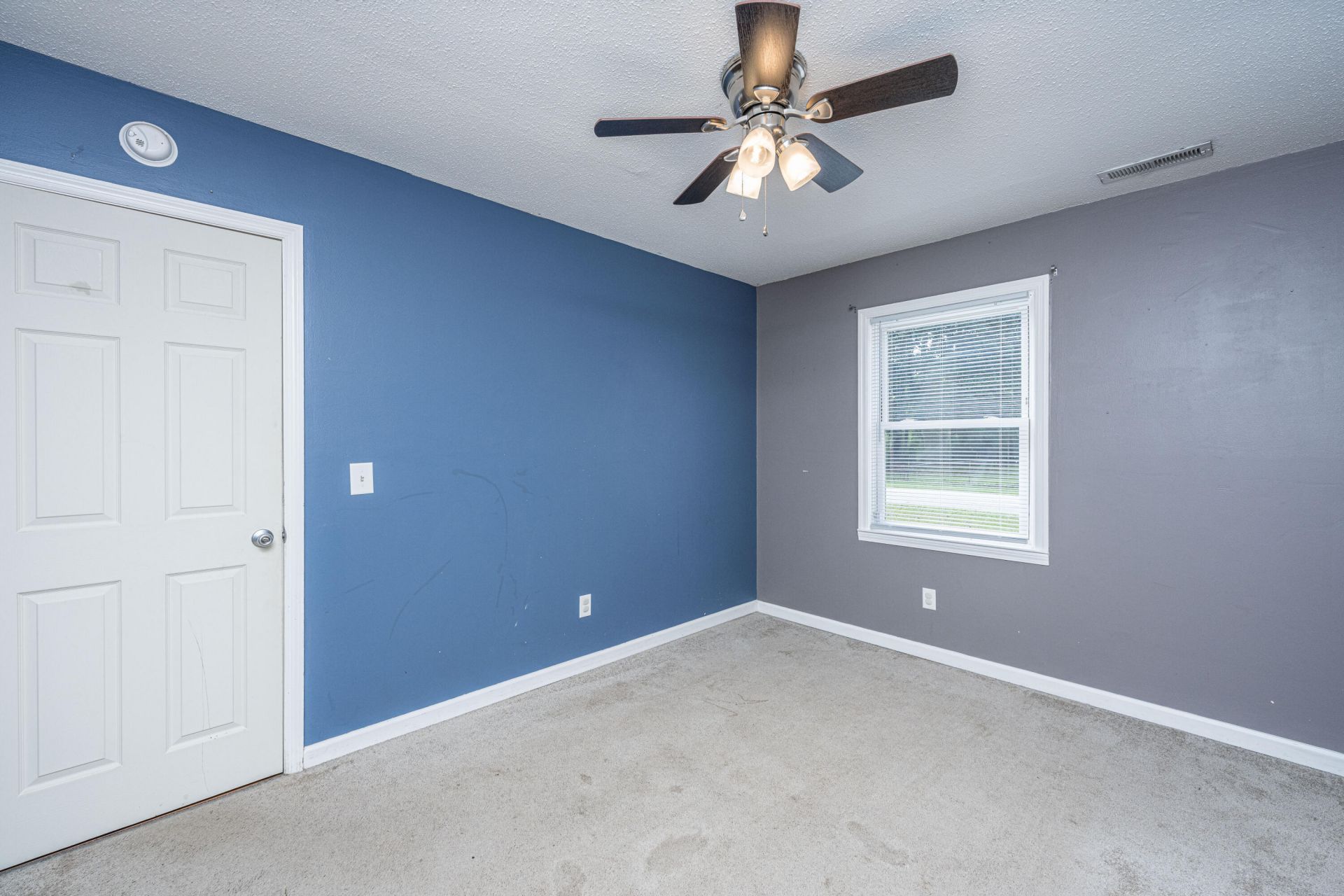 443 Robin Drive Photo 33